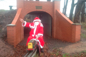 Santa visits Tunnel via the club loco!